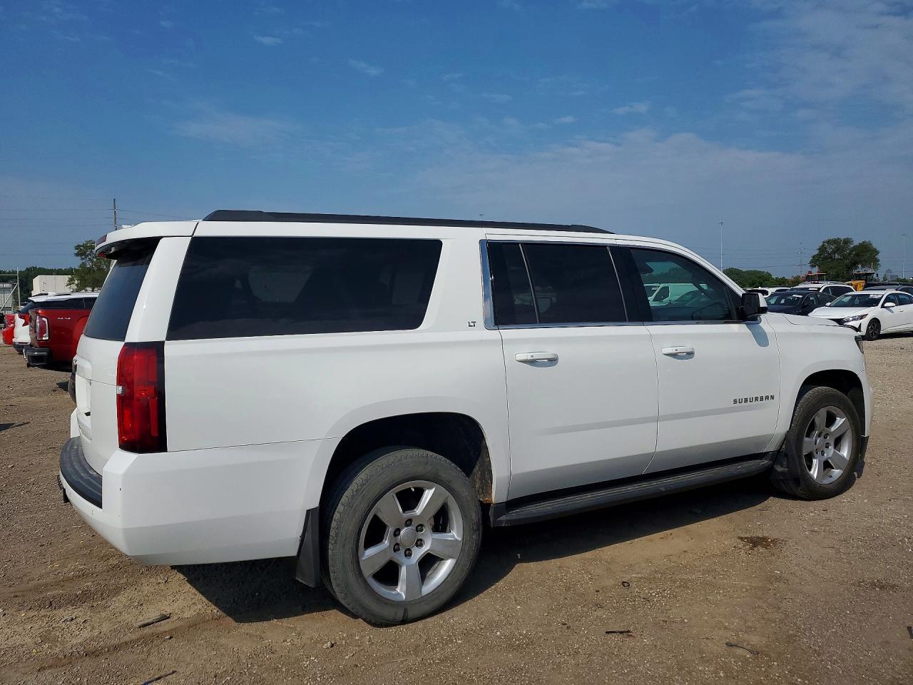 2017 Chevrolet Suburban K1500 Lt - Фото 3