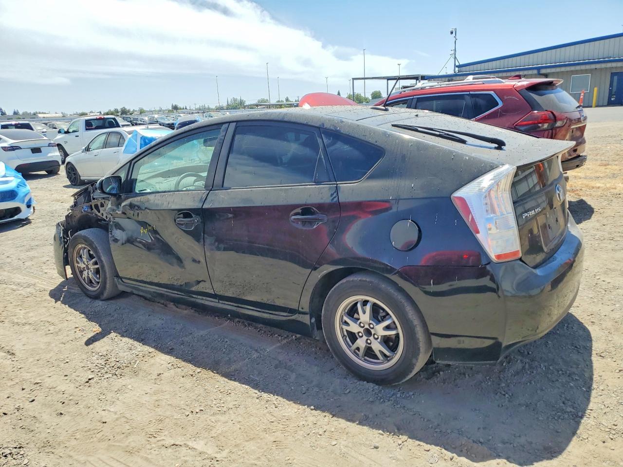 2010 Toyota Prius Iv - Image 2