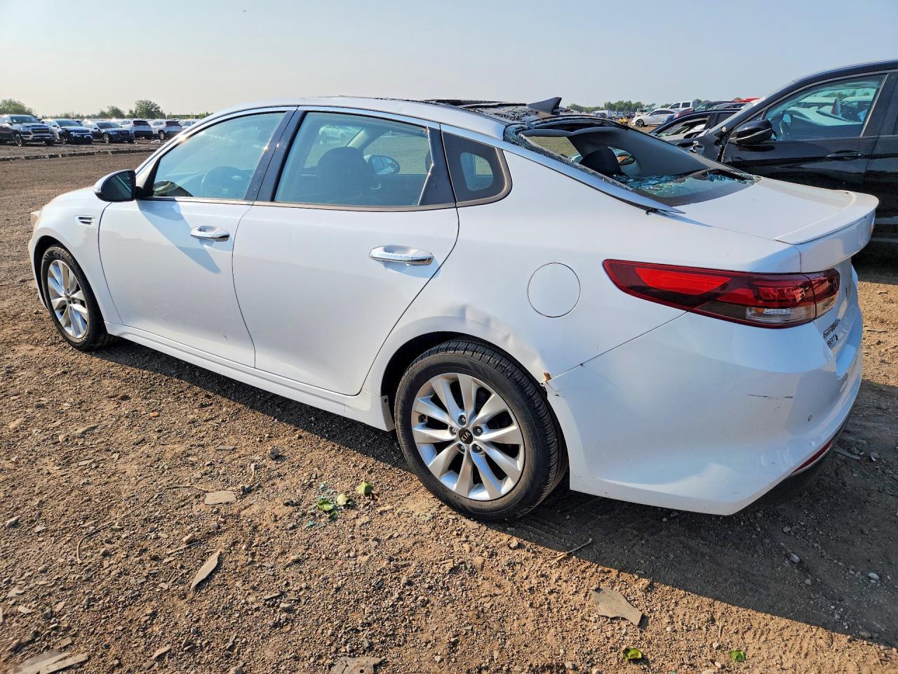 2018 Kia Optima S - Фото 2