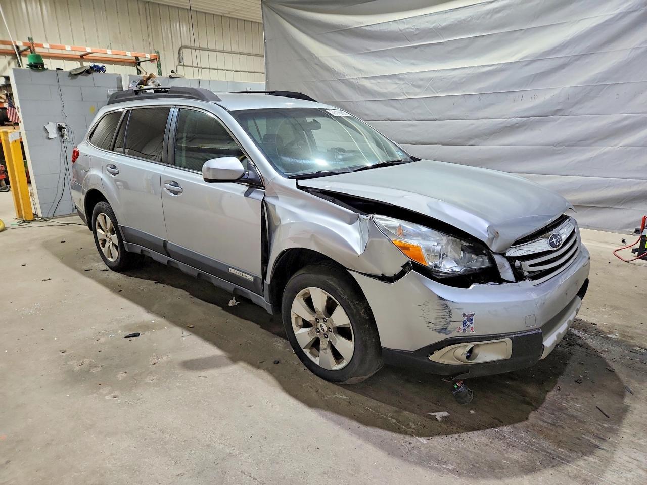 2012 Subaru Outback 2.5I Limited - Image 4