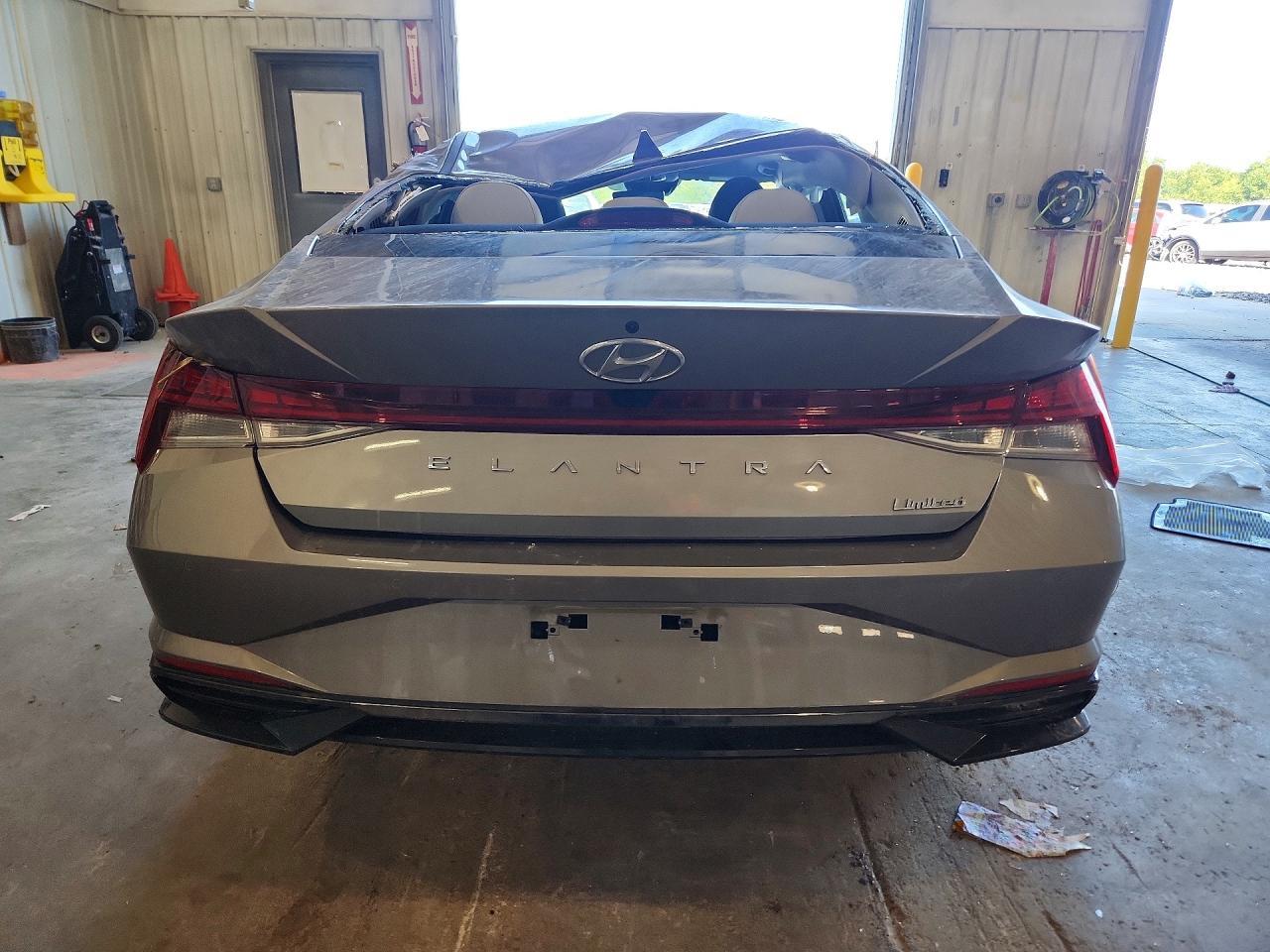 2023 Hyundai Elantra Limited - Фото 6