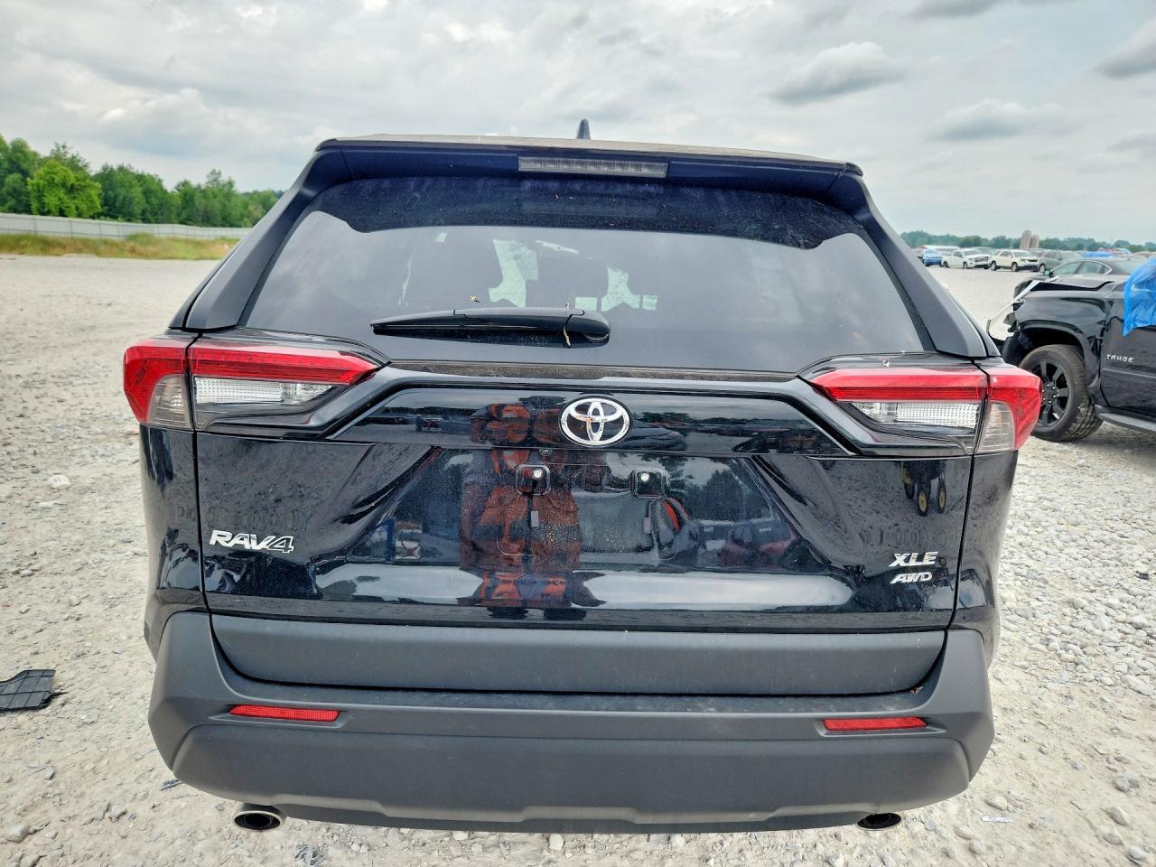 2025 Toyota Rav4 Xle - Image 6