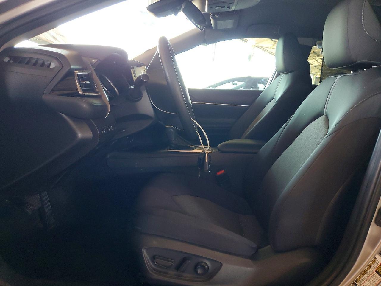 2022 Toyota Camry Le - Image 7
