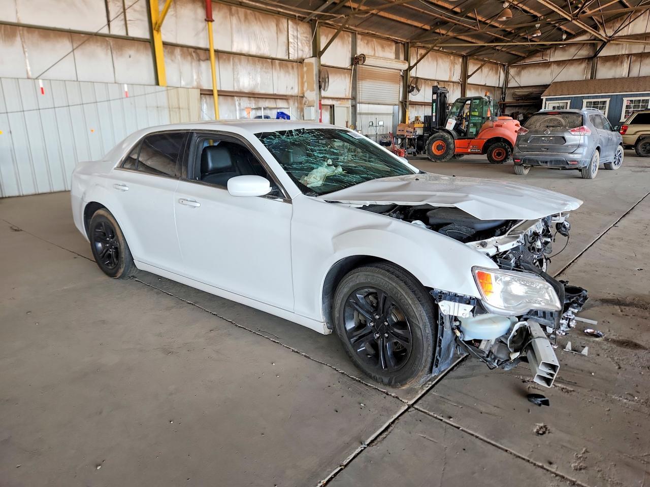 2013 Chrysler 300 - Фото 4