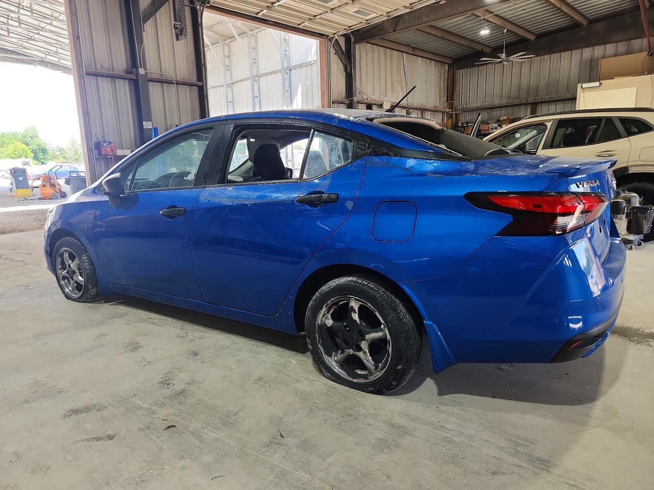 2022 Nissan Versa S - Фото 2