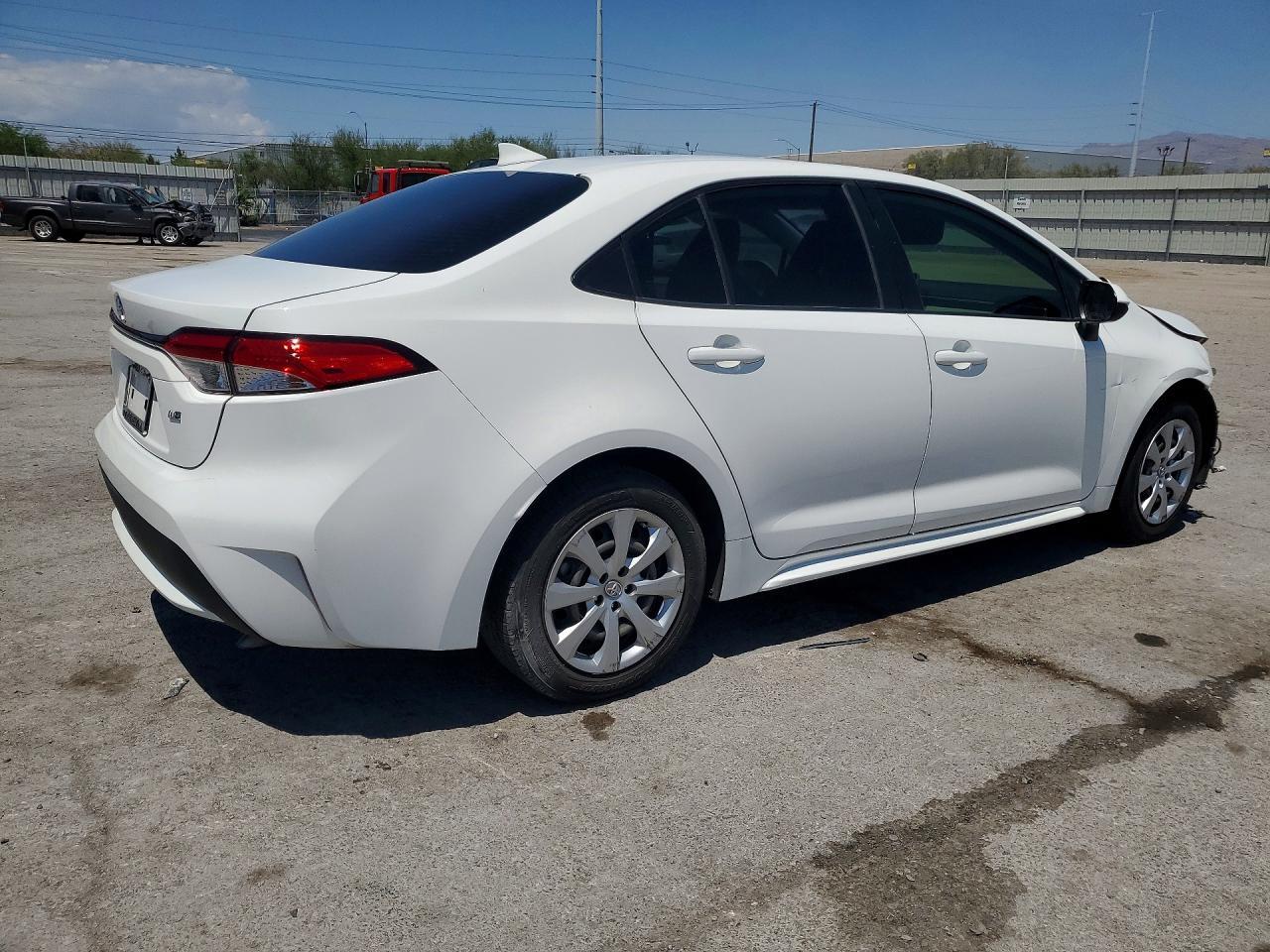 2021 Toyota Corolla Le - Фото 3