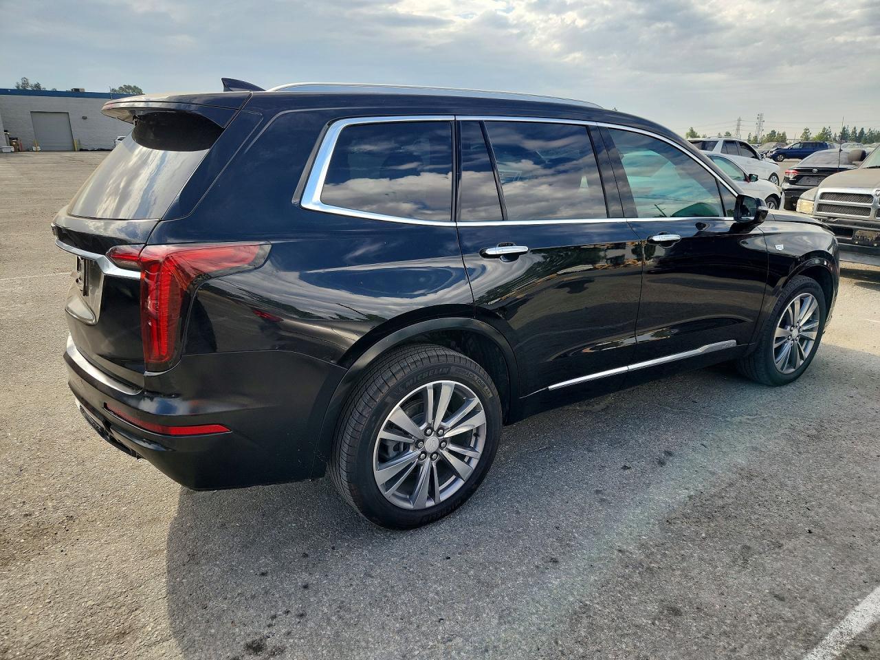 2021 Cadillac Xt6 Premium Luxury - Image 3
