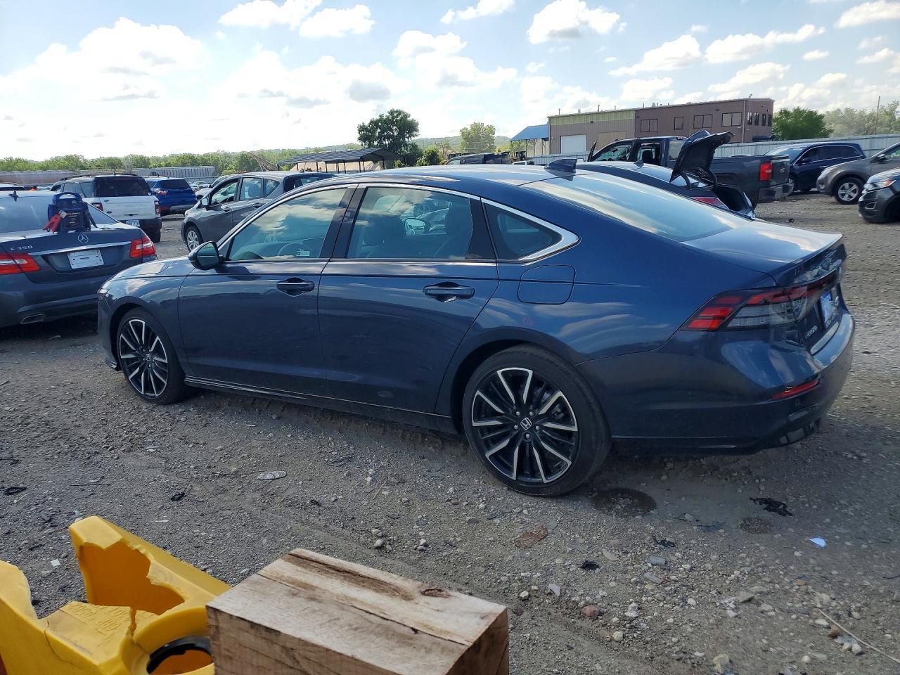 2026 Honda Accord Touring Hybrid - Фото 2
