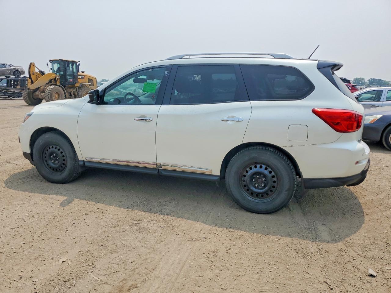 2017 Nissan Pathfinder S - Image 2