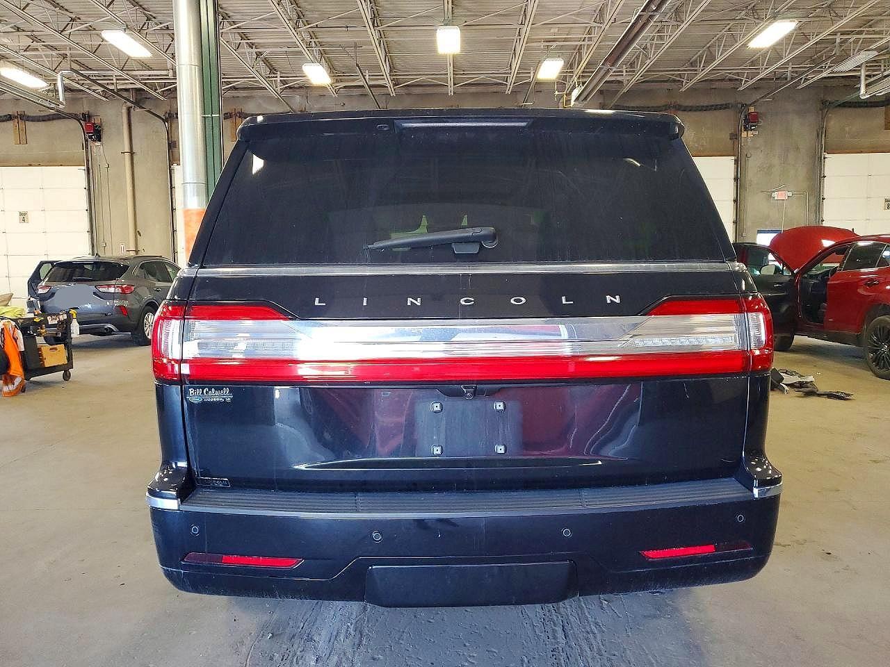 2019 Lincoln Navigator Reserve - Image 6