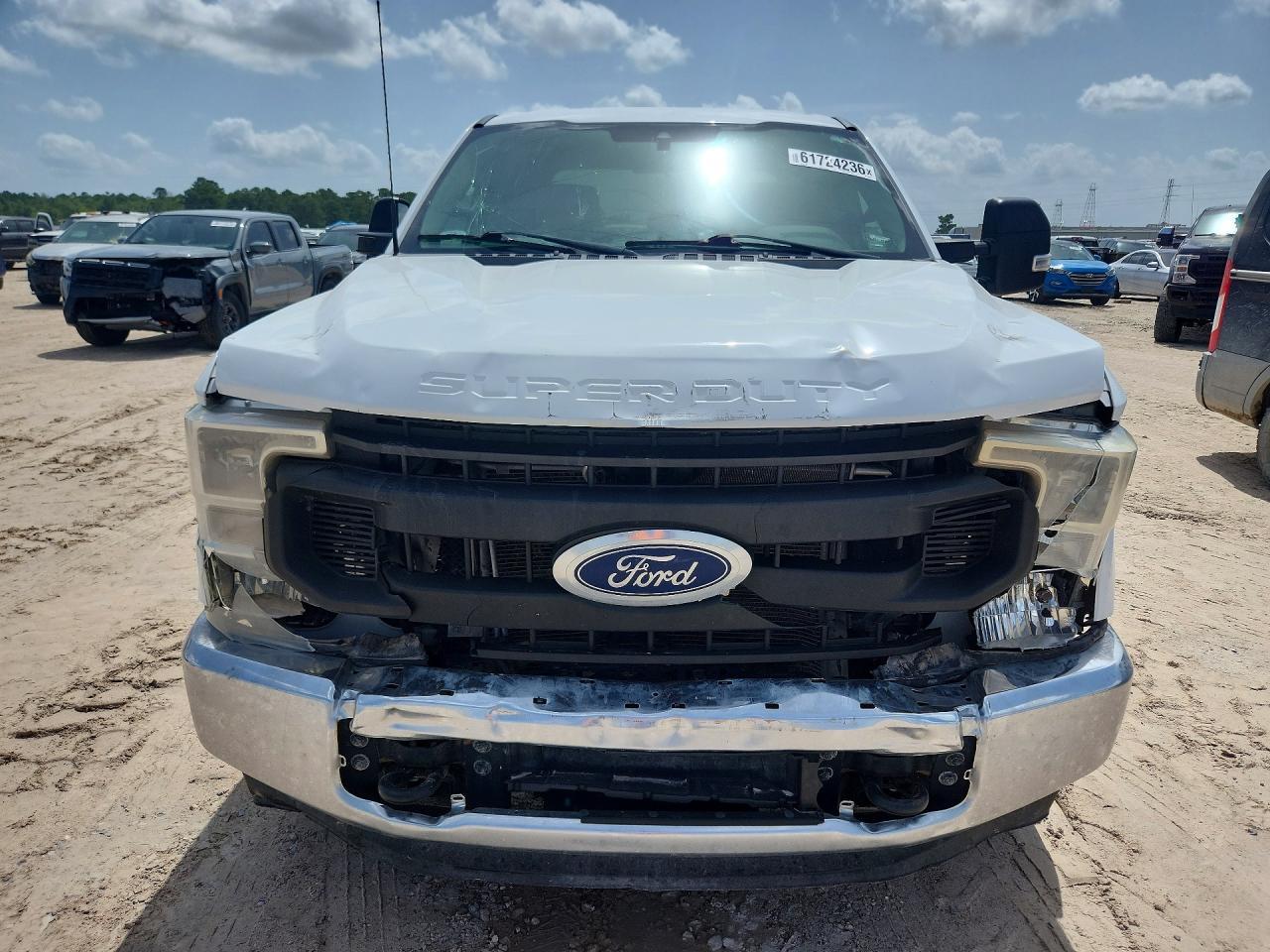 2022 Ford F250 Super Duty - Фото 5