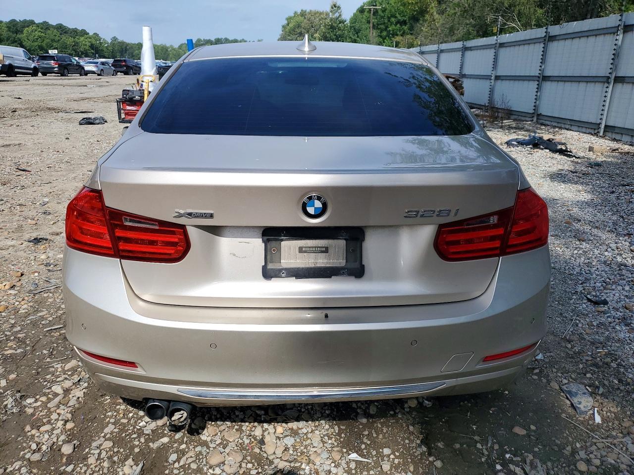 2013 BMW 328 Xi - Image 6