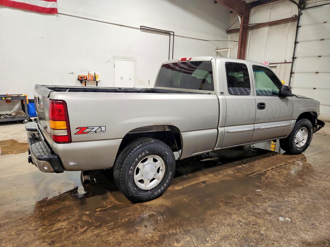 2003 GMC New Sierra K1500 - Фото 3