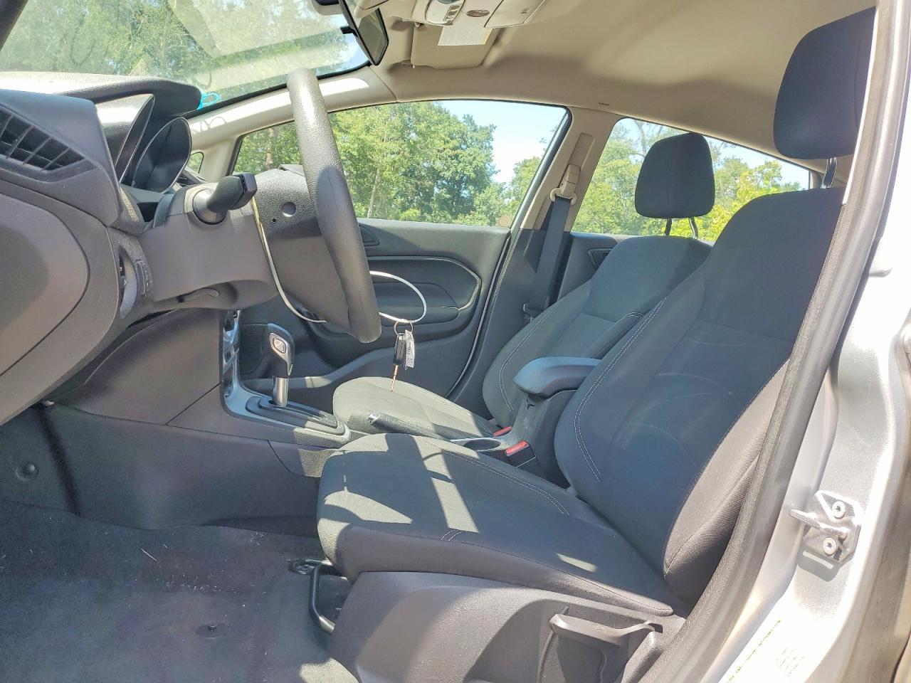 2019 Ford Fiesta Se - Image 7