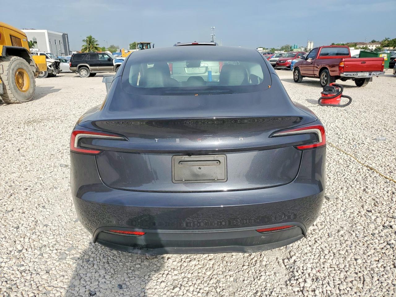 2024 Tesla Model 3 - Image 6