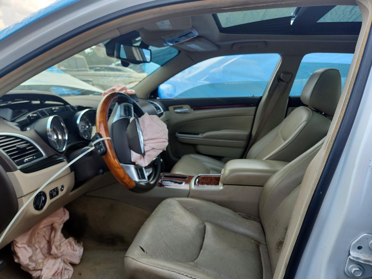 2011 Chrysler 300C - Фото 7