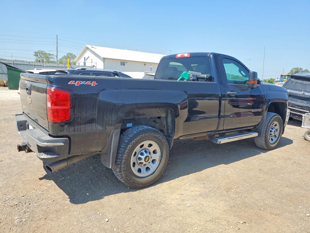 2016 Chevrolet Silverado K3500 - Фото 3