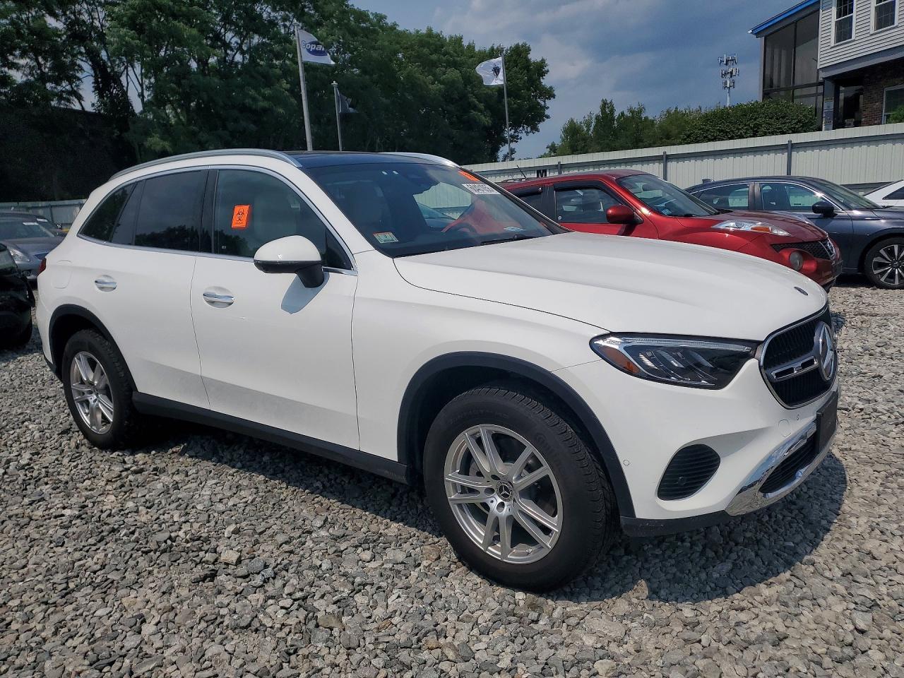 2025 Mercedes-Benz Glc 300 4Matic - Image 4