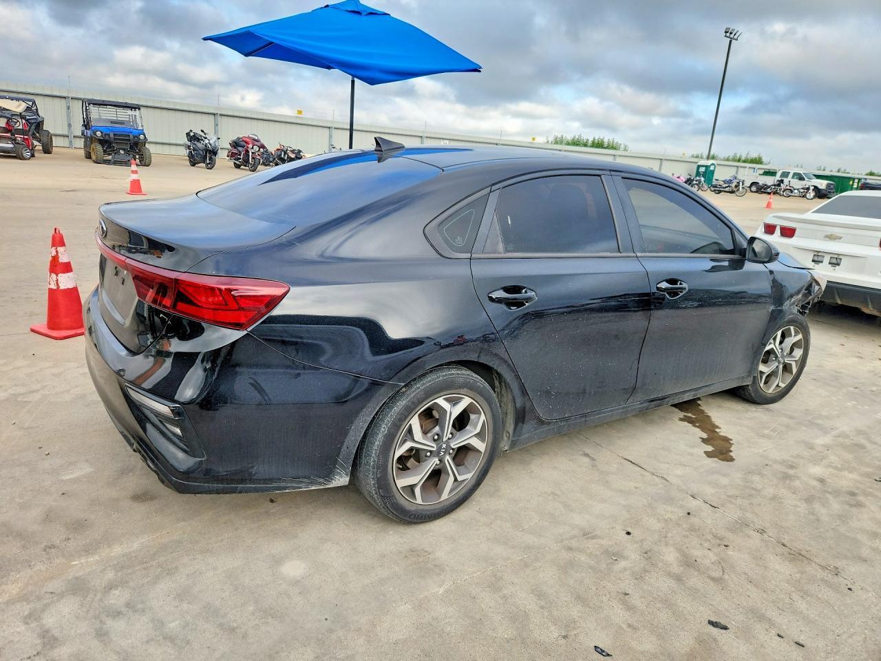 2020 Kia Forte Lxs - Image 3