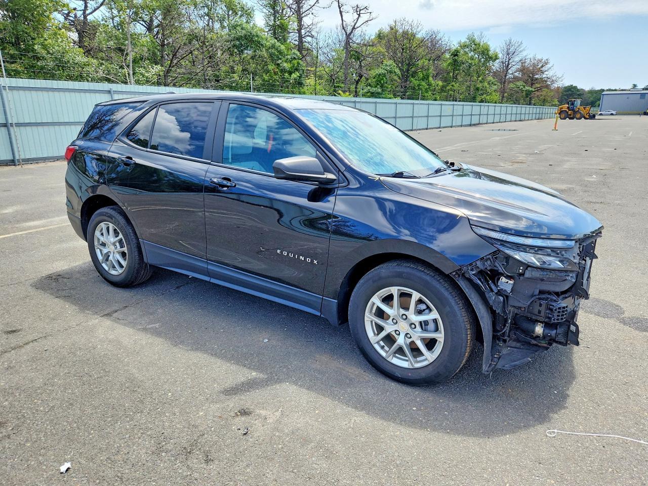 2022 Chevrolet Equinox Ls - Image 4