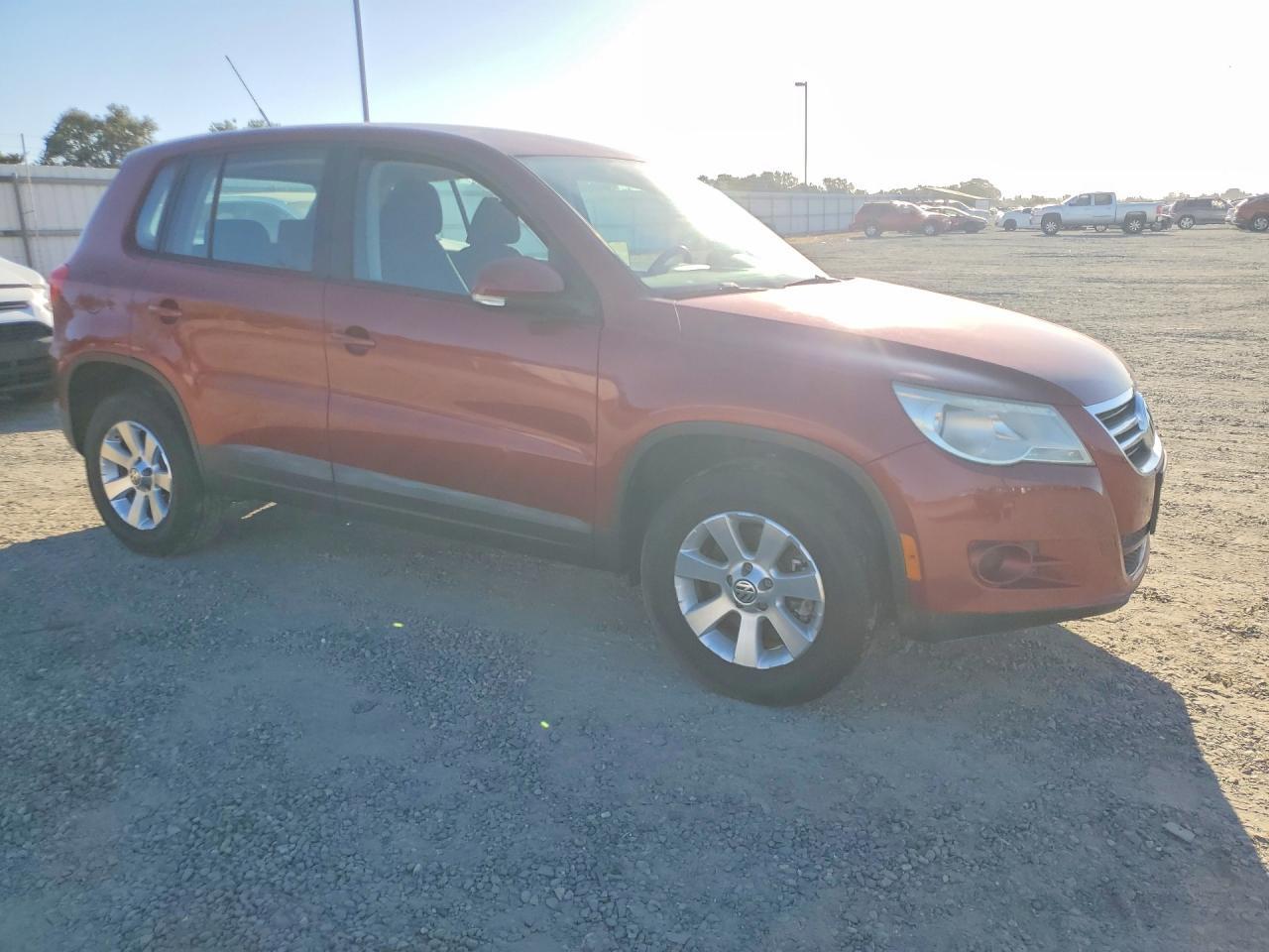 2010 Volkswagen Tiguan S/Se/Sel - Image 4