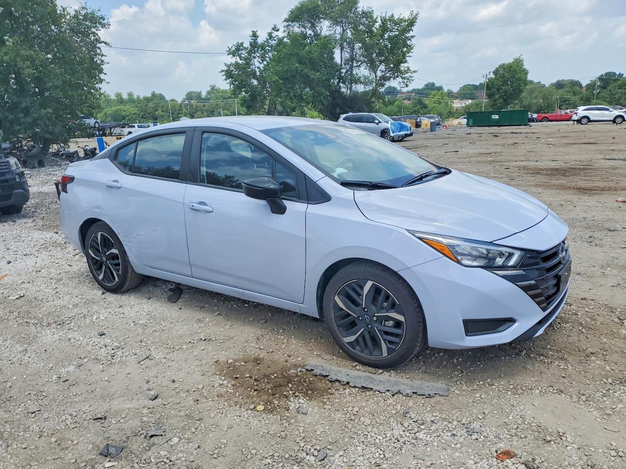 2025 Nissan Versa Sr - Фото 4