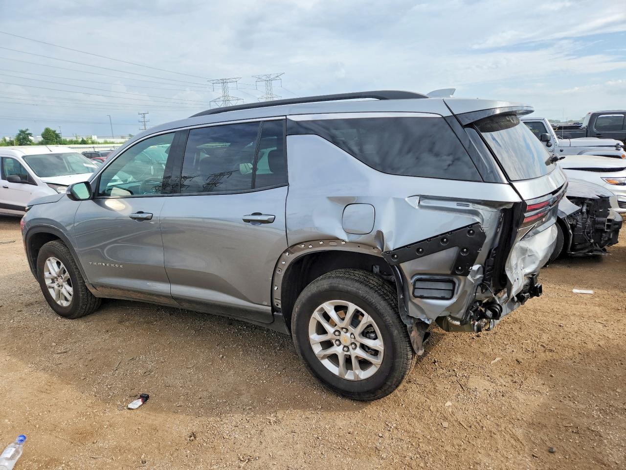 2025 Chevrolet Traverse Lt - Image 2