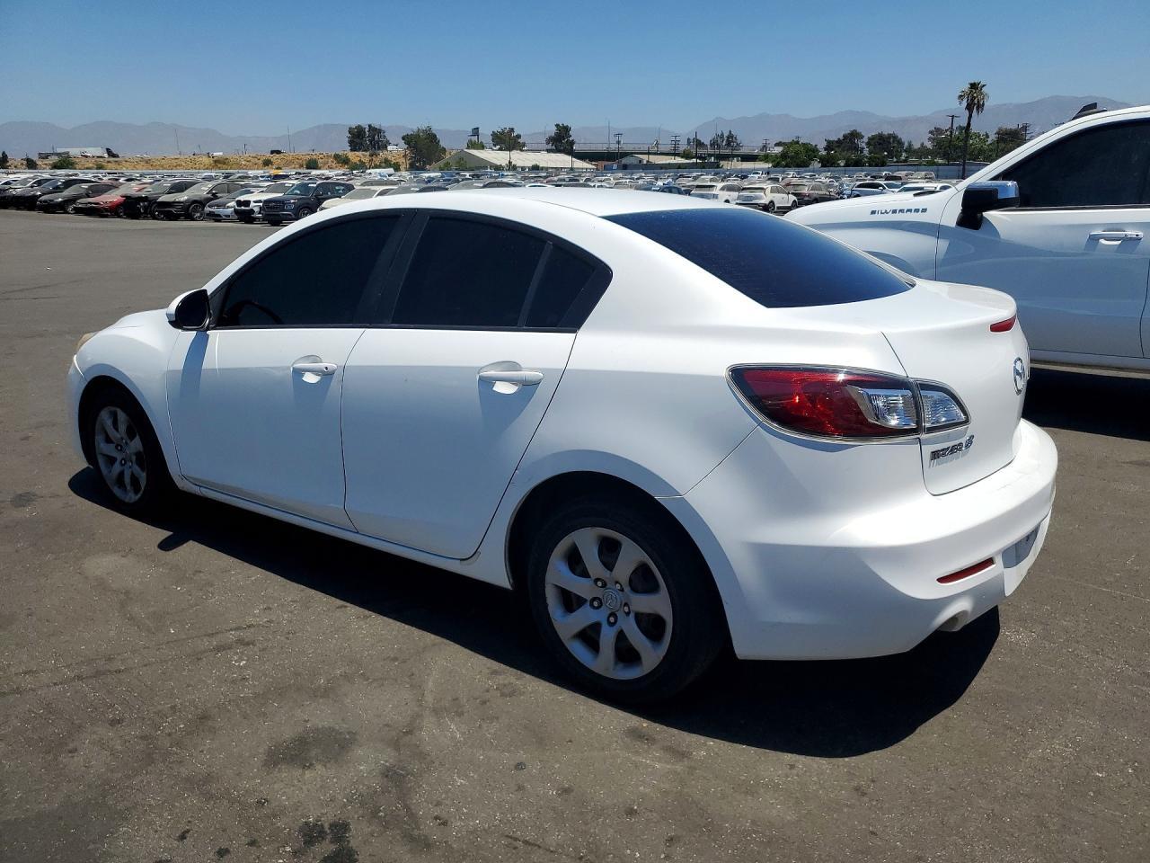 2013 Mazda 3 I - Фото 2