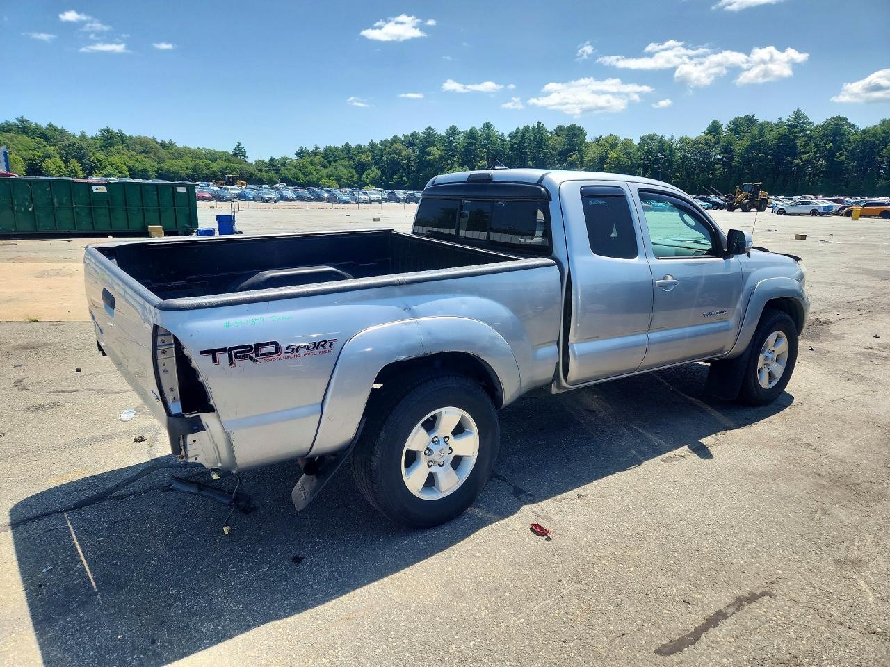 2015 Toyota Tacoma V6 - Image 3
