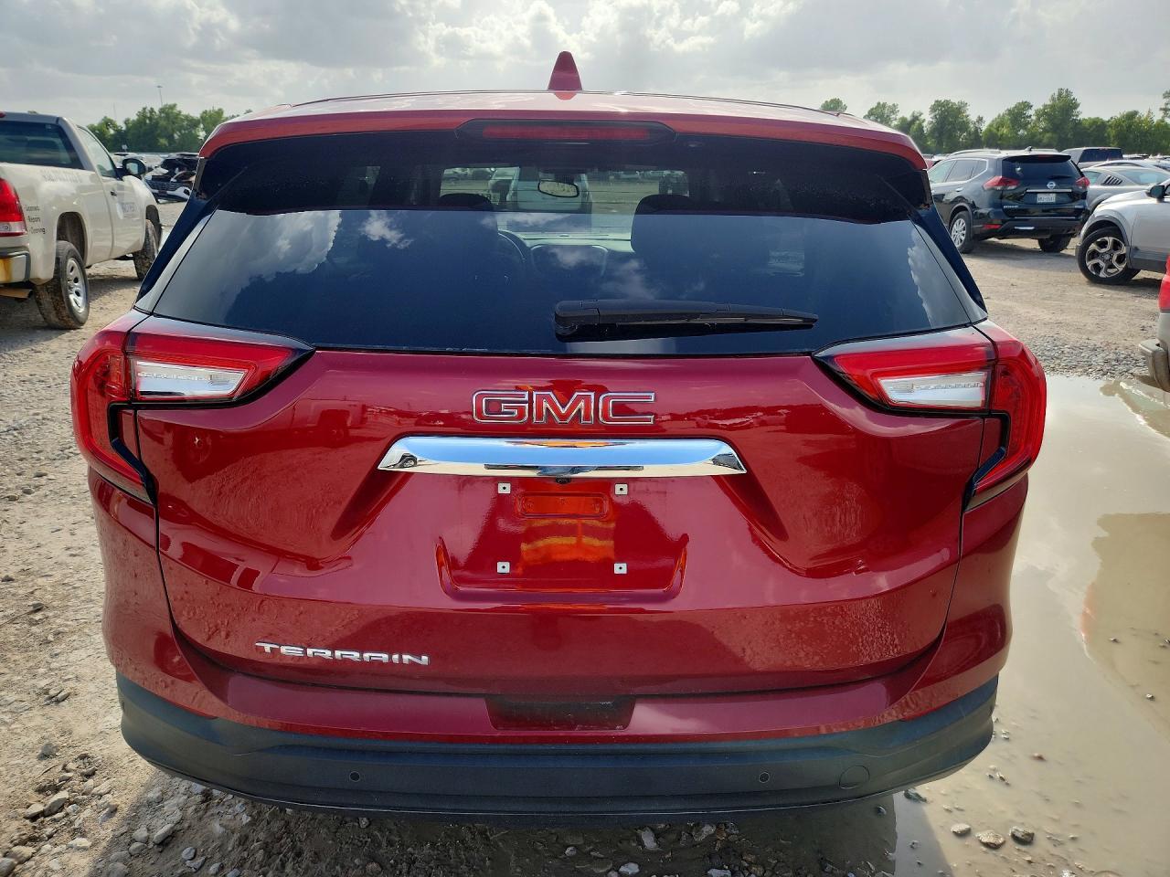 2024 GMC Terrain Sle - Image 6