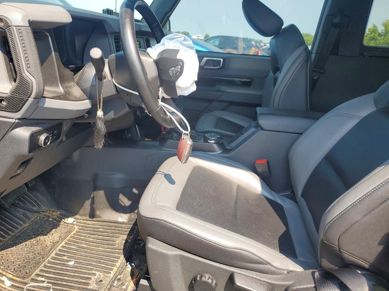 2023 Ford Bronco Base - Image 7