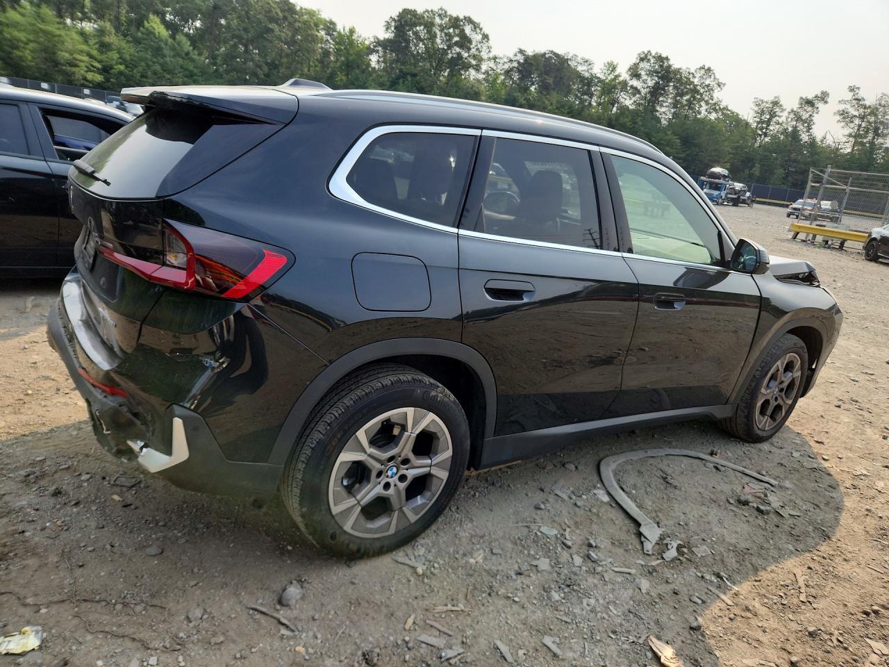 2023 BMW X1 xDrive28I - Image 3