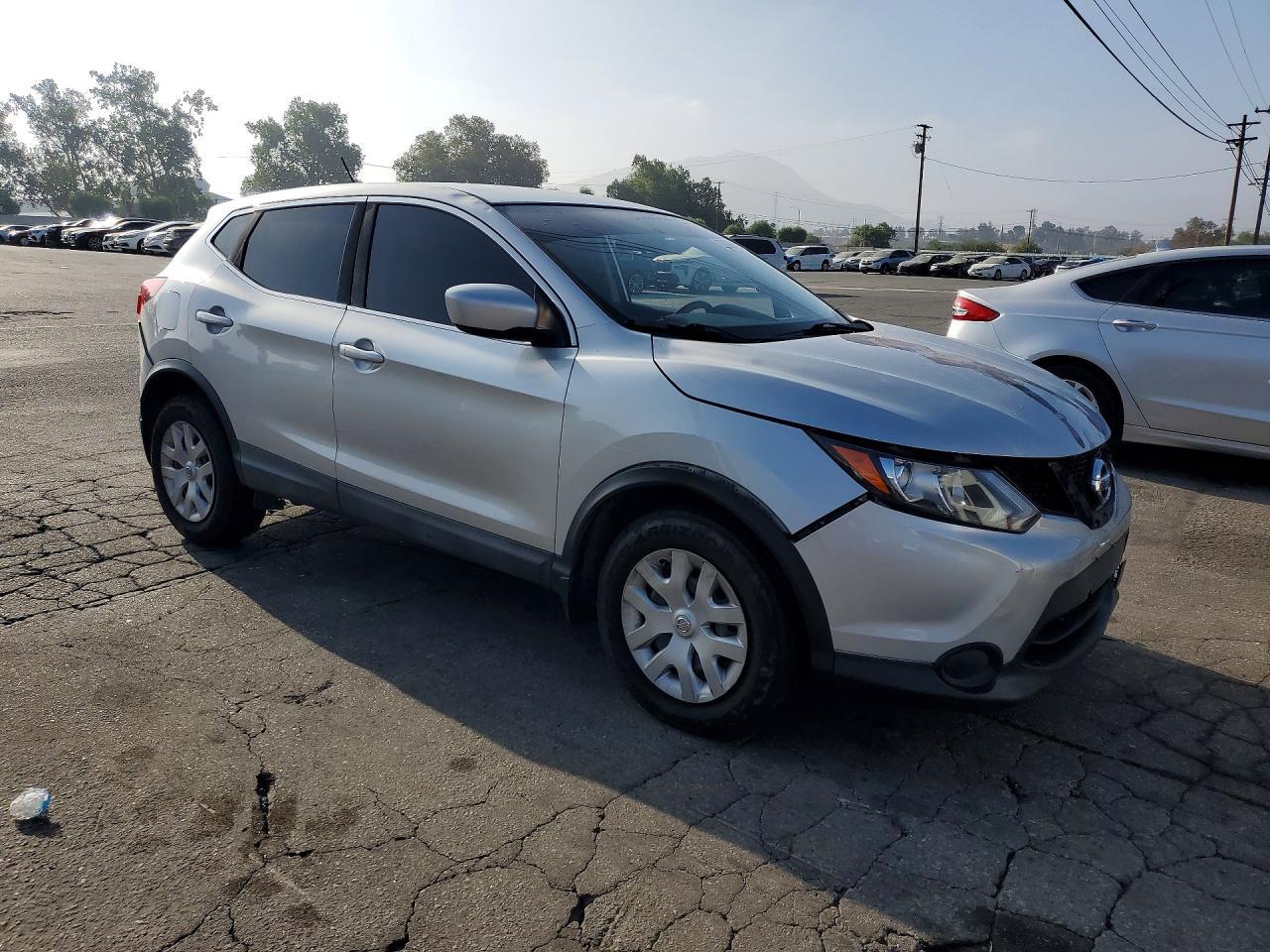 2018 Nissan Rogue Sport S - Фото 4