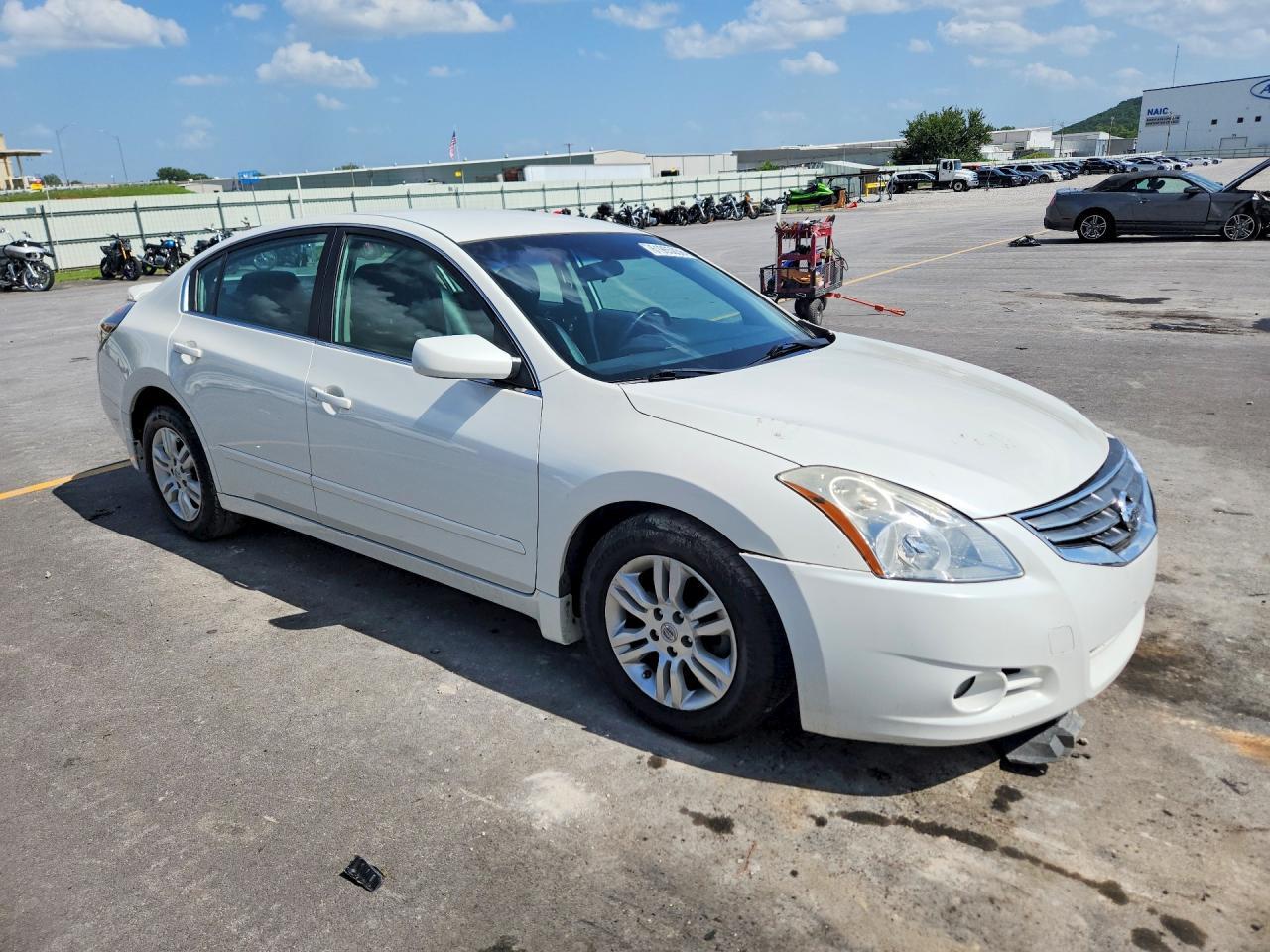 2011 Nissan Altima 2.5 - Image 4