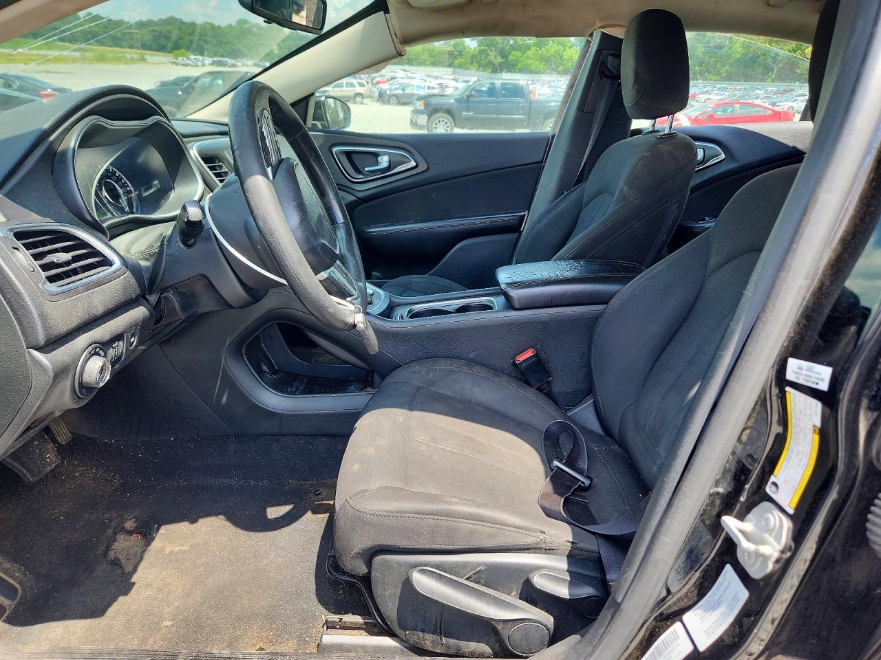 2016 Chrysler 200 Limited - Image 7