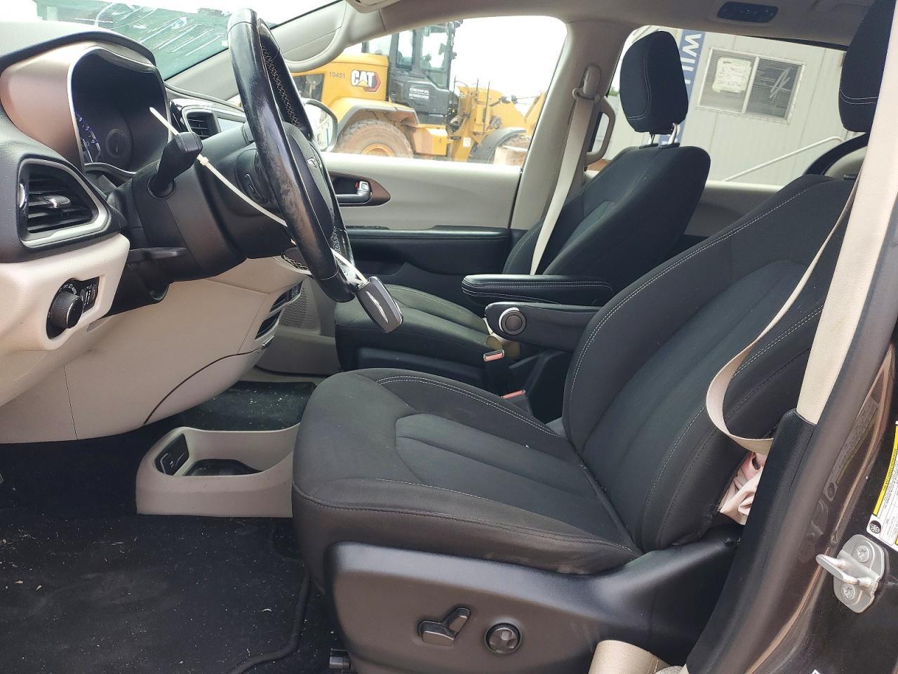 2021 Chrysler Voyager Lx - Фото 7