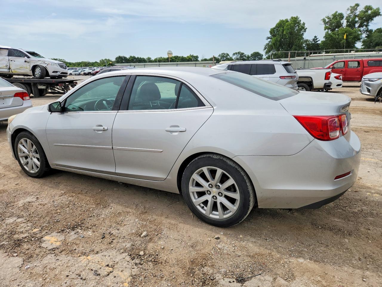 2015 Chevrolet Malibu 2Lt - Image 2