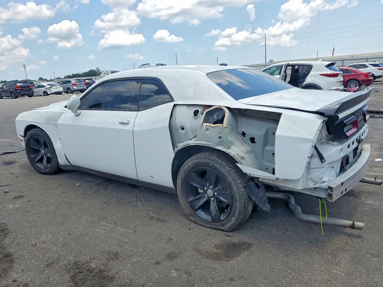 2021 Dodge Challenger Sxt - Фото 2