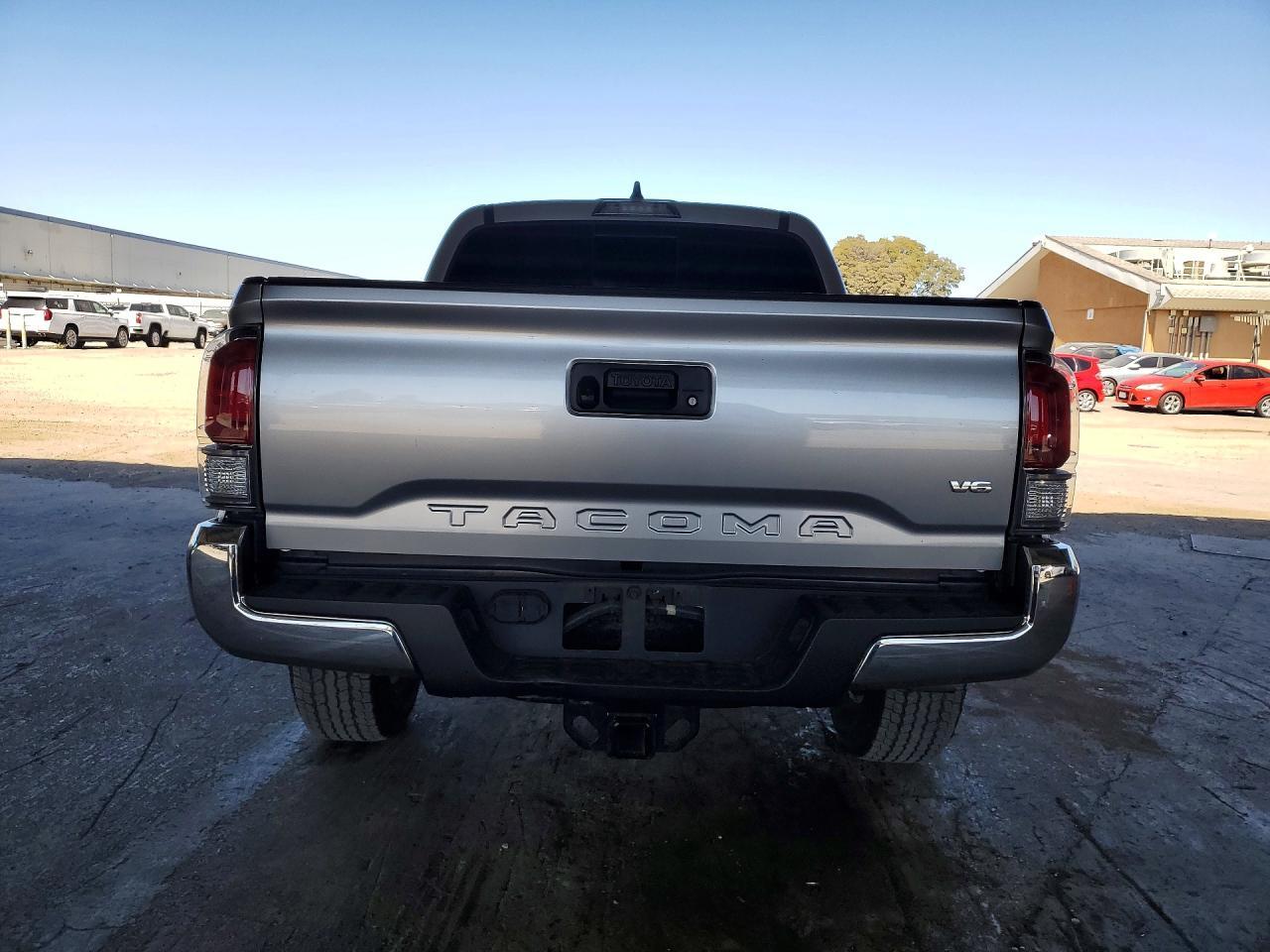 2022 Toyota Tacoma Trd Off-Road - Image 6
