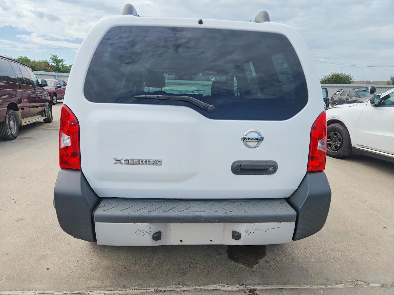 2012 Nissan Xterra Off Road - Image 6
