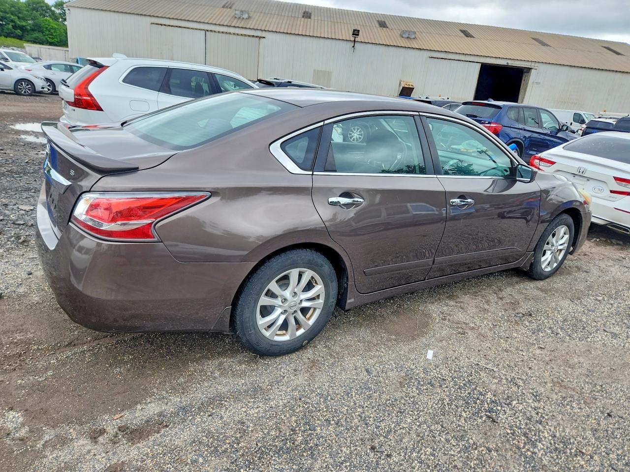 2015 Nissan Altima 2.5 S - Фото 3