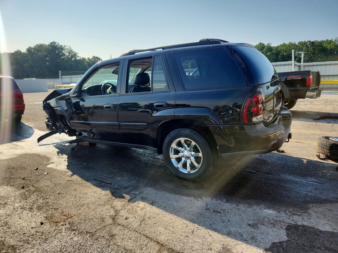 2005 Chevrolet Trailblazer Ls - Image 2