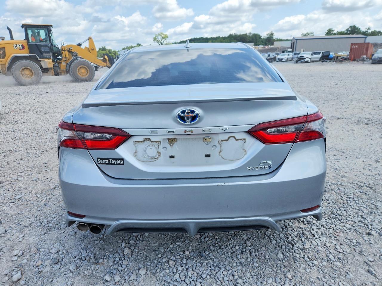 2023 Toyota Camry Hybrid Se - Image 6