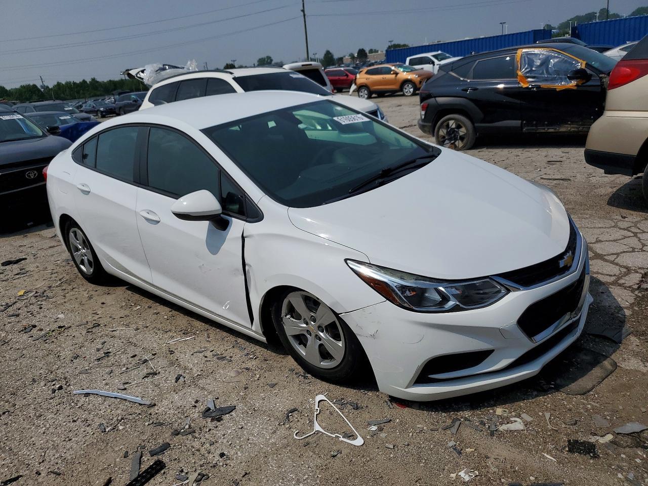2018 Chevrolet Cruze Ls - Image 4