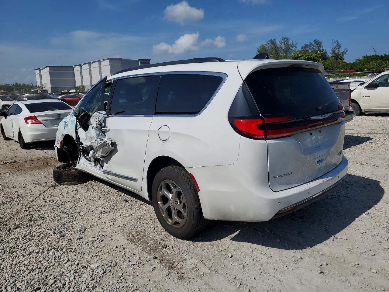2023 Chrysler Pacifica Limited - Фото 2