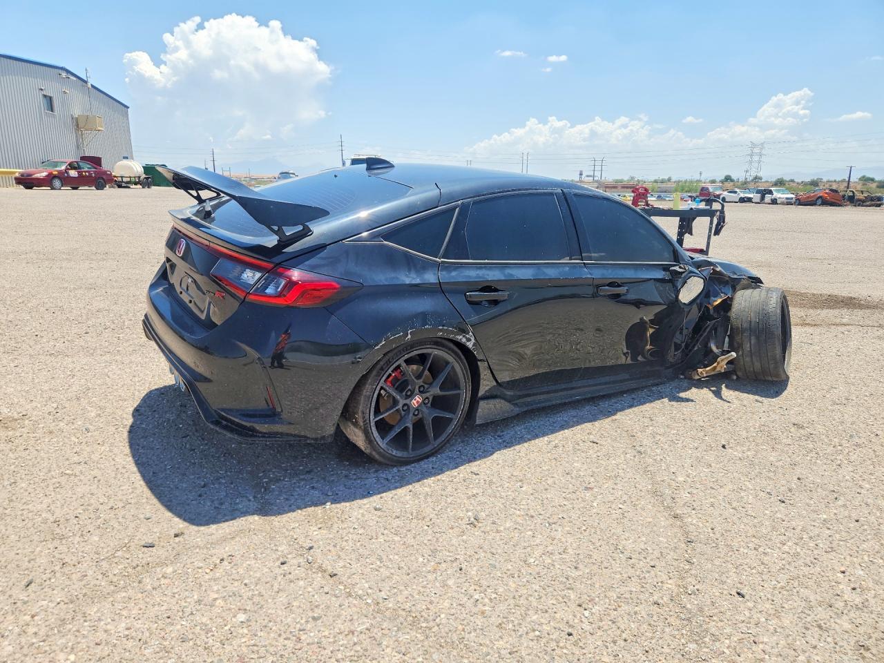 2025 Honda Civic Type-R - Image 3