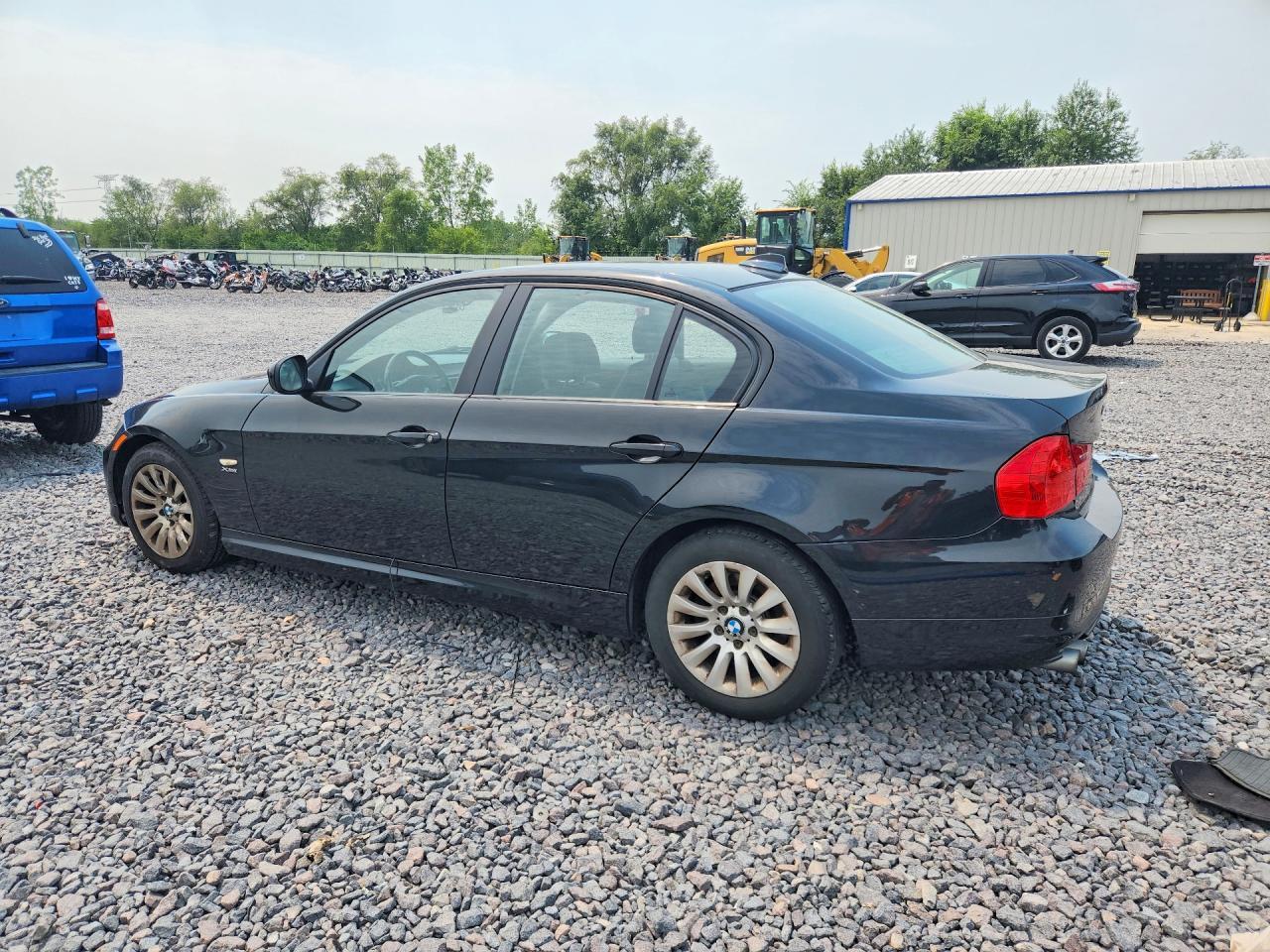 2009 BMW 328 Xi - Image 2