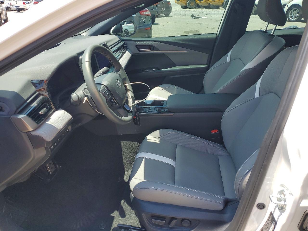 2025 Toyota Camry Se - Фото 7