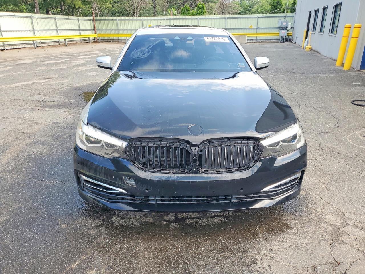 2020 BMW 530 Xi - Фото 5