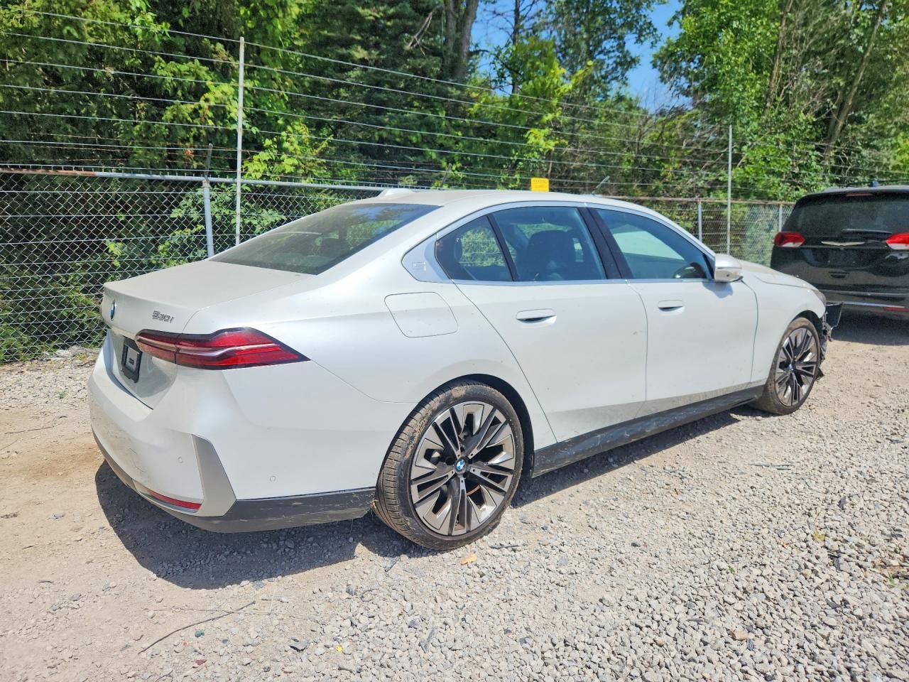 2024 BMW 530 Xi - Фото 3